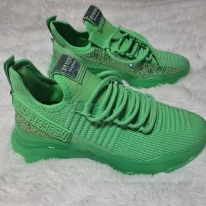 New Steve Madden maxima Light green althetic shoes.